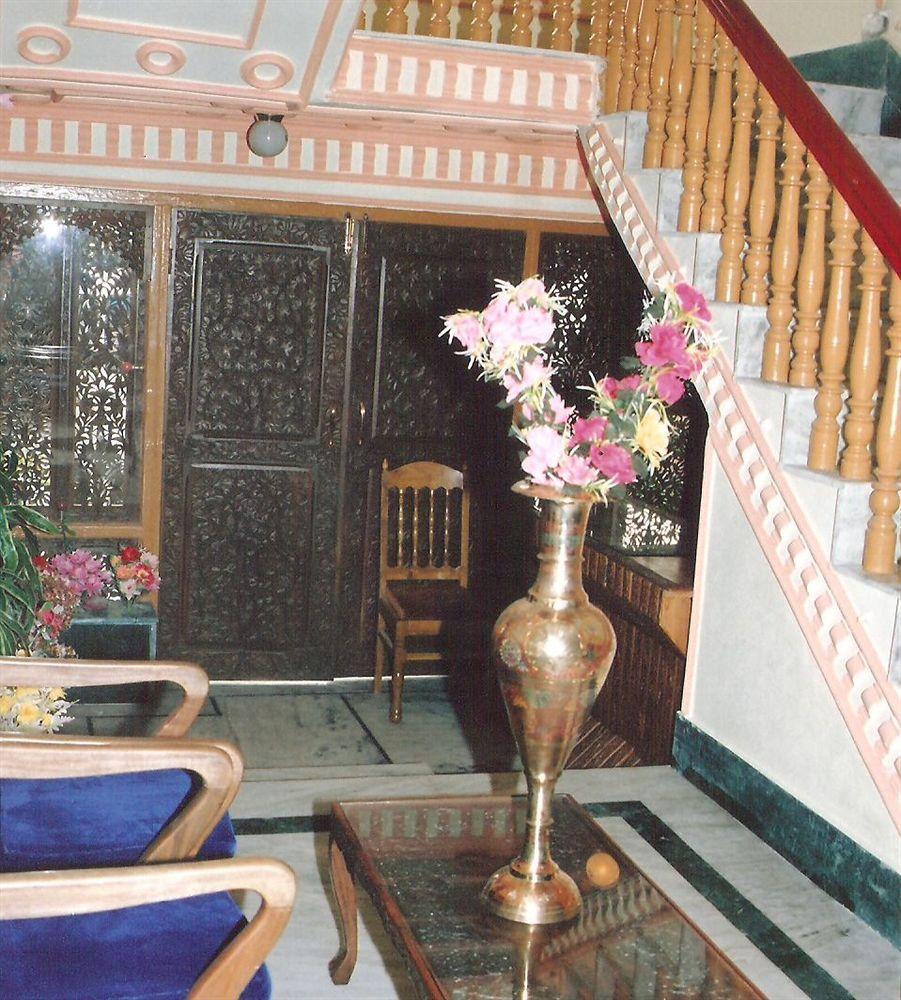 Hotel Zahgeer Continental - Srinagar Exteriér fotografie