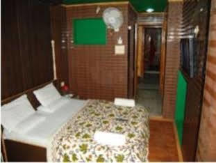 Hotel Zahgeer Continental - Srinagar Exteriér fotografie